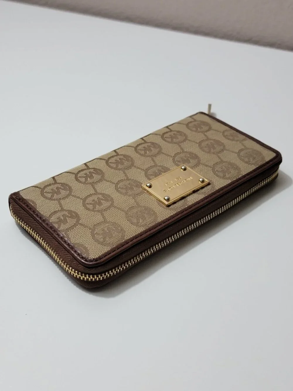Michael Kors Jet Set Monogram Jacquard Zip Around Continental Wallet Beige Brown